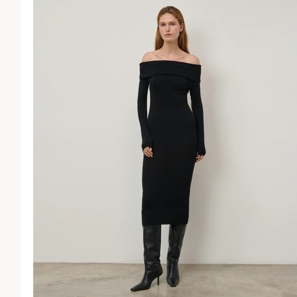 Armarium Italy Debra Dress in Merino Wool Black Off Shoulder Midi Size Sall